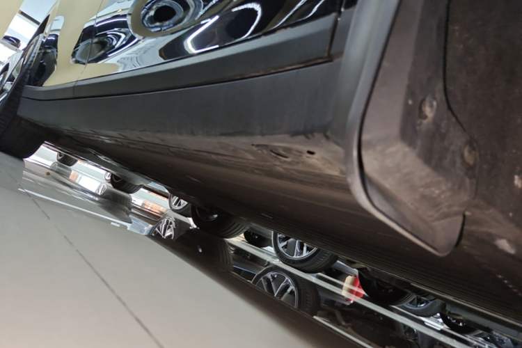 Used Li Auto i6 2025 Model Four-Wheel-Drive Standard Type Right Side Sill