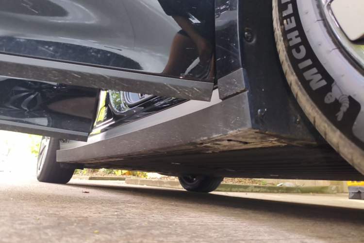 Used Li Auto i6 2025 Model Four-Wheel-Drive Standard Type Right Side Sill