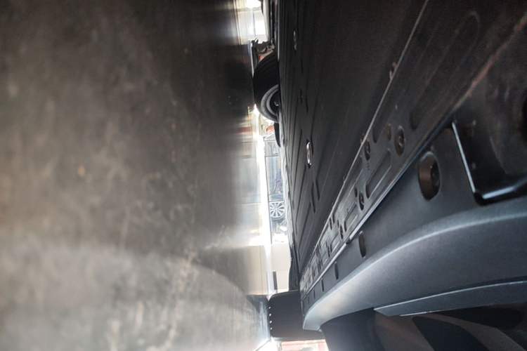 Used Li Auto i6 2025 Model Two-Wheel-Drive Standard Type Right Side Sill