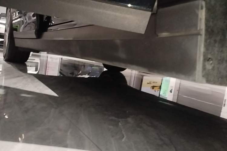 Used Li Auto i6 2025 Model Two-Wheel-Drive Standard Type Right Side Sill