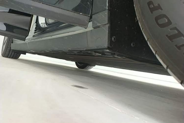 Used Li Auto i6 2025 Model Two-Wheel-Drive Standard Type Right Side Sill