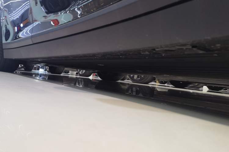 Used Li Auto i6 2025 Model Two-Wheel-Drive Standard Type Right Side Sill