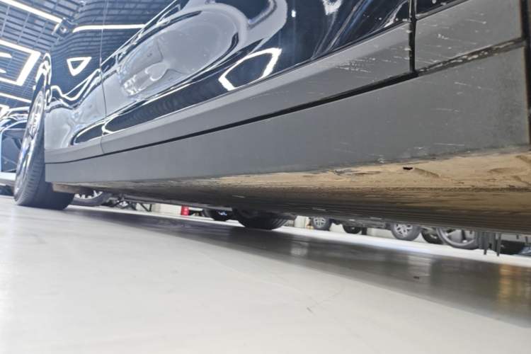 Used Li Auto i6 2025 Model Two-Wheel-Drive Standard Type Right Side Sill