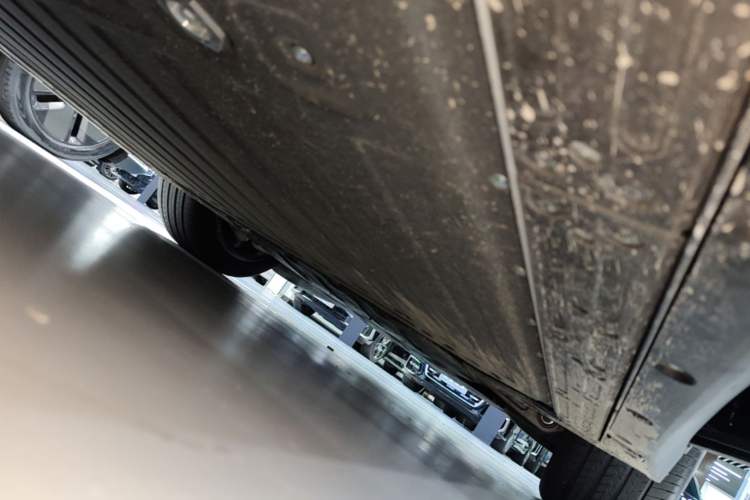 Used Li Auto i6 2025 Model Two-Wheel-Drive Standard Type Right Side Sill