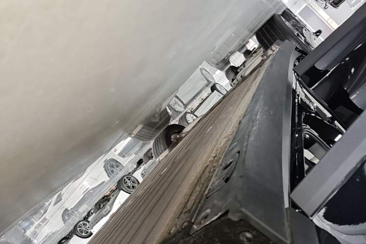 Used Li Auto i6 2025 Model Four-Wheel-Drive Standard Type Right Side Sill