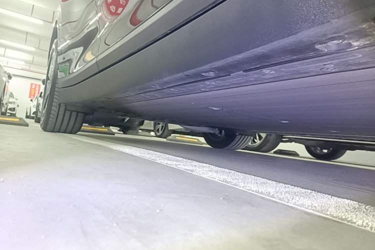 Used Li Auto i6 2025 Model Two-Wheel-Drive Standard Type Right Side Sill