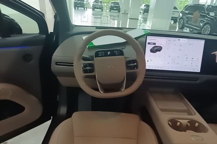 Used Li Auto i6 2025 Model Two-Wheel-Drive Standard Type Steering Wheel