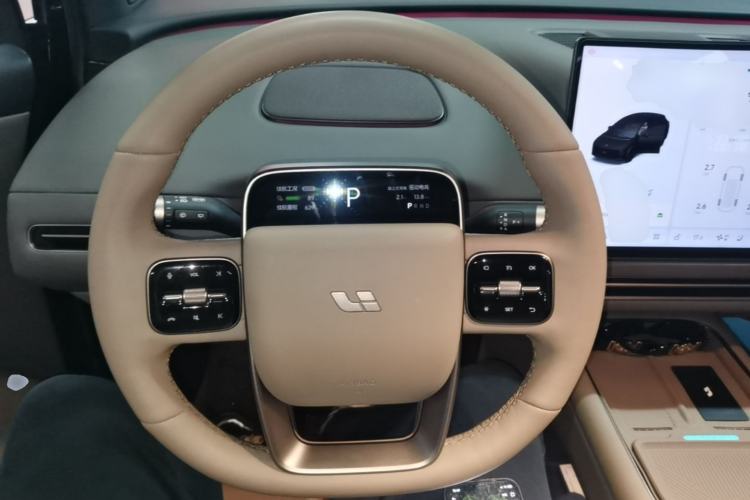 Used Li Auto i6 2025 Model Two-Wheel-Drive Standard Type Steering Wheel
