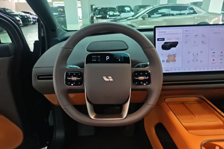 Used Li Auto i6 2025 Model Two-Wheel-Drive Standard Type Steering Wheel