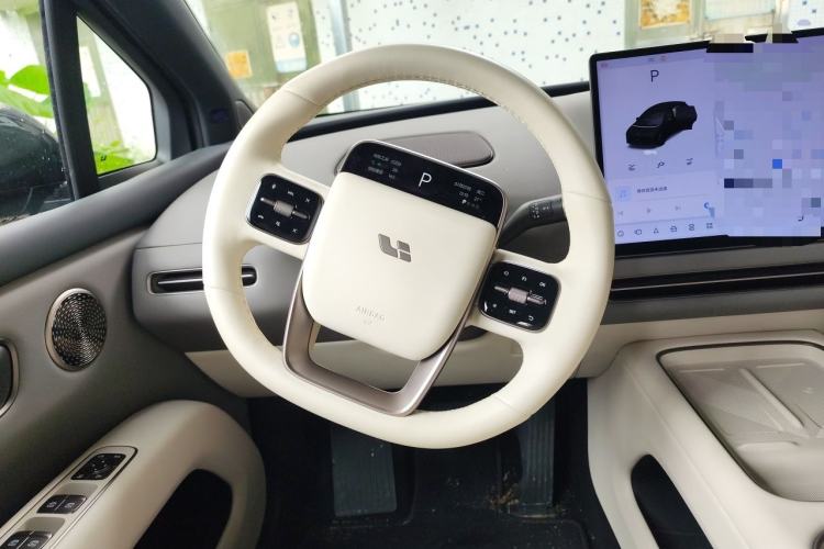Used Li Auto i6 2025 Model Two-Wheel-Drive Standard Type Steering Wheel