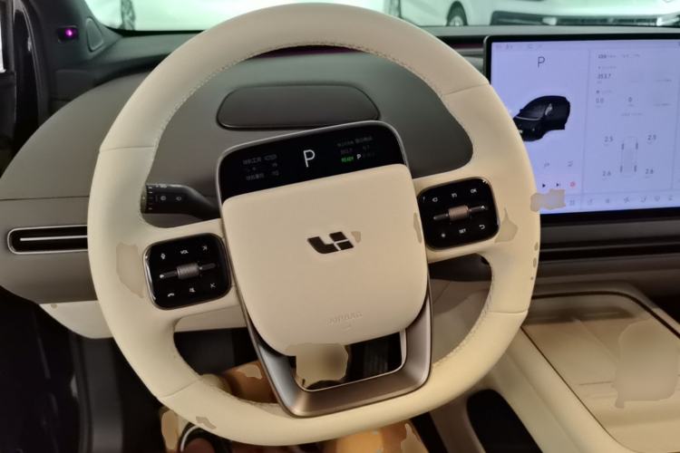 Used Li Auto i6 2025 Model Two-Wheel-Drive Standard Type Steering Wheel