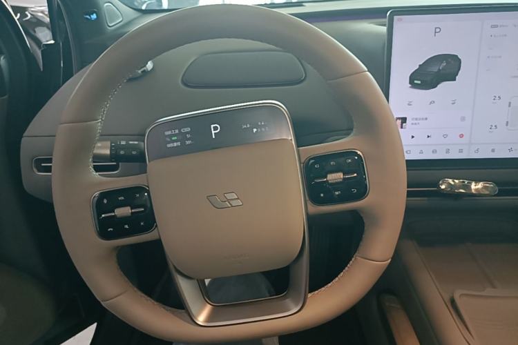 Used Li Auto i6 2025 Model Two-Wheel-Drive Standard Type Steering Wheel