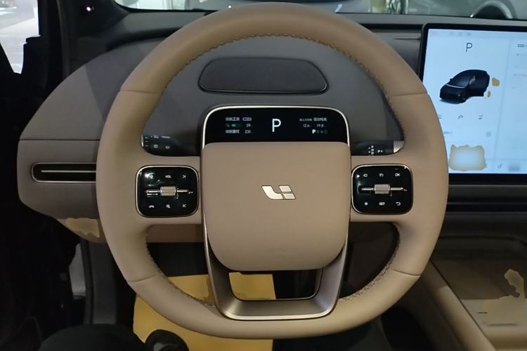 Used Li Auto i6 2025 Model Two-Wheel-Drive Standard Type Steering Wheel