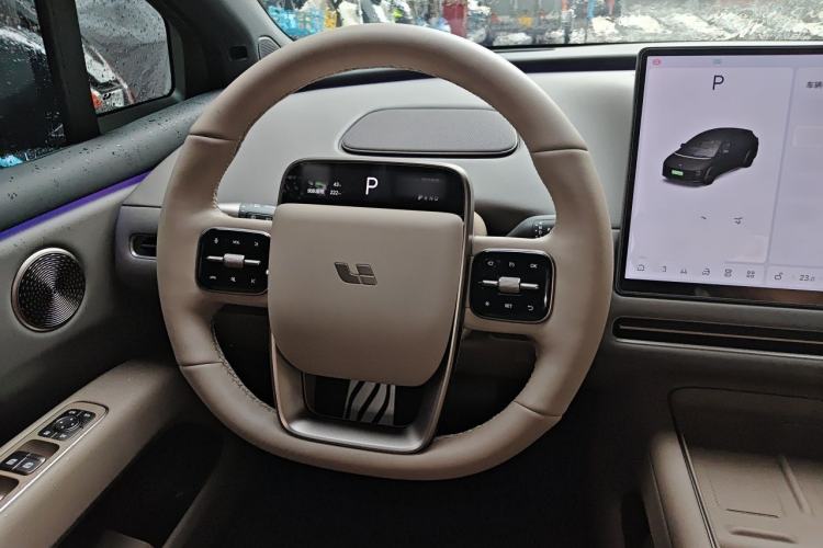 Used Li Auto i6 2025 Model Two-Wheel-Drive Standard Type Steering Wheel