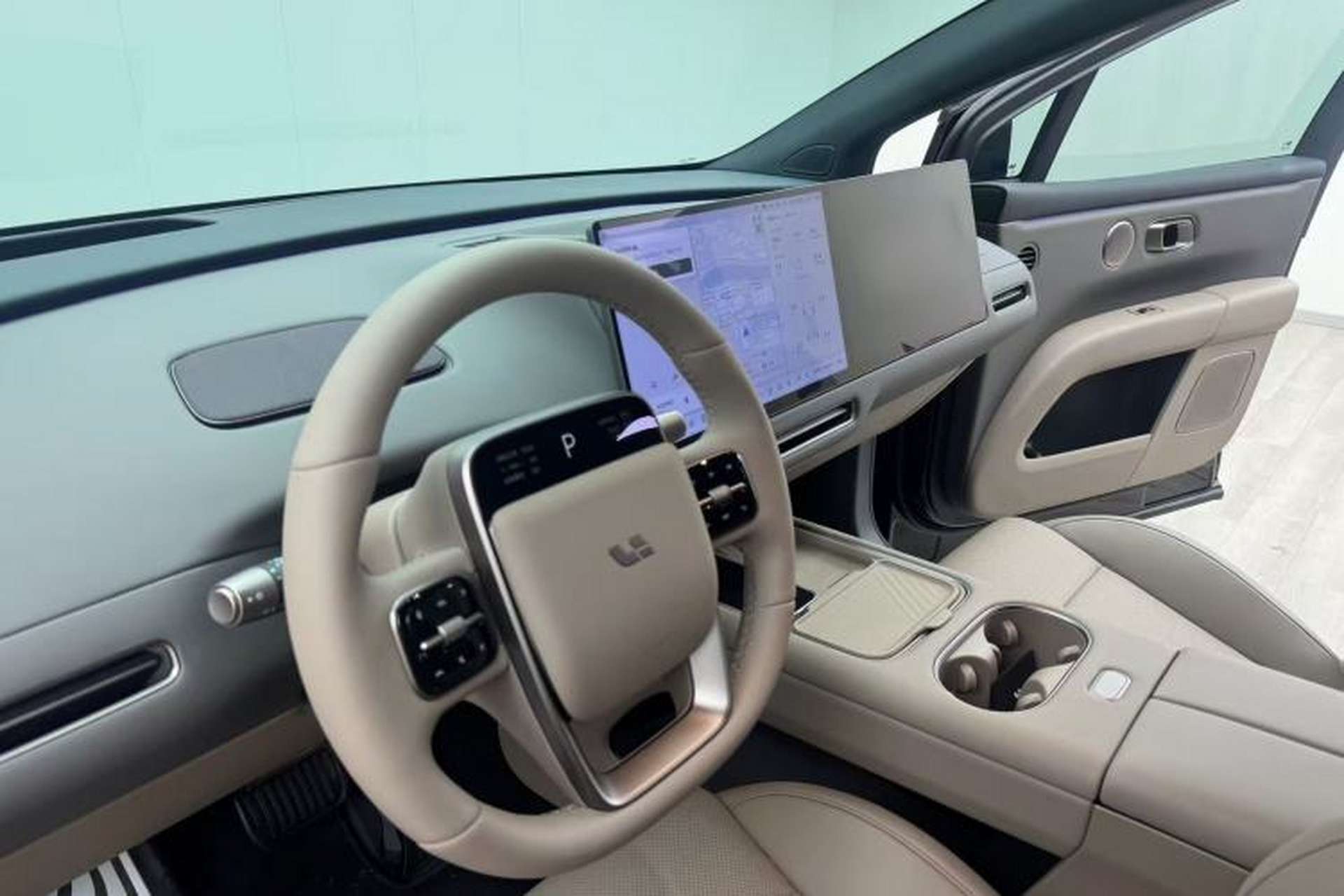 Used Li Auto i6 2025 Model Two-Wheel-Drive Standard Type Steering Wheel