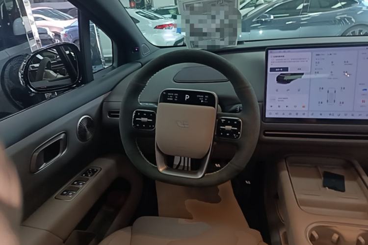 Used Li Auto i6 2025 Model Four-Wheel-Drive Standard Type Steering Wheel