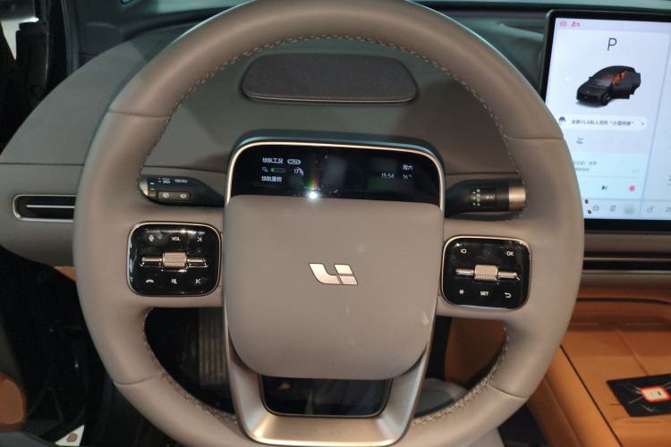 Used Li Auto i6 2025 Model Four-Wheel-Drive Standard Type Steering Wheel