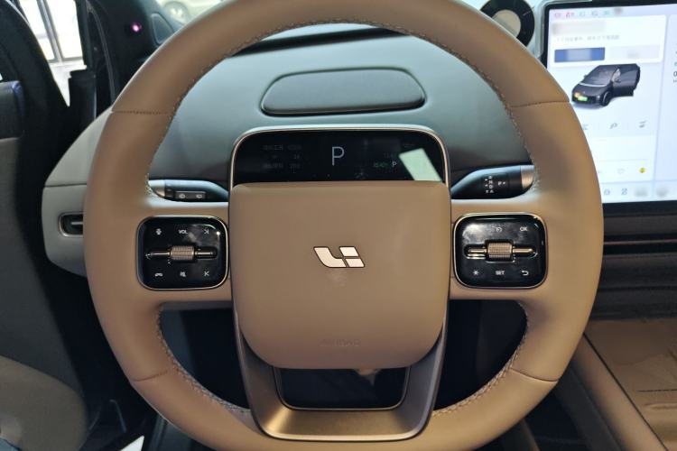 Used Li Auto i6 2025 Model Two-Wheel-Drive Standard Type Steering Wheel