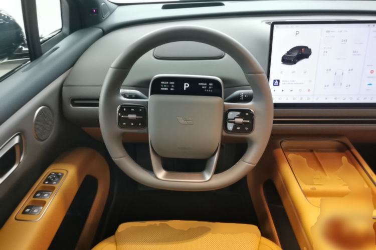 Used Li Auto i6 2025 Model Two-Wheel-Drive Standard Type Steering Wheel