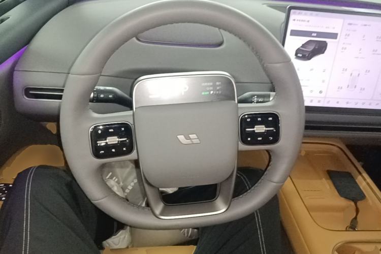 Used Li Auto i6 2025 Model Two-Wheel-Drive Standard Type Steering Wheel