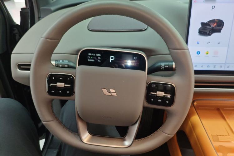 Used Li Auto i6 2025 Model Four-Wheel-Drive Standard Type Steering Wheel