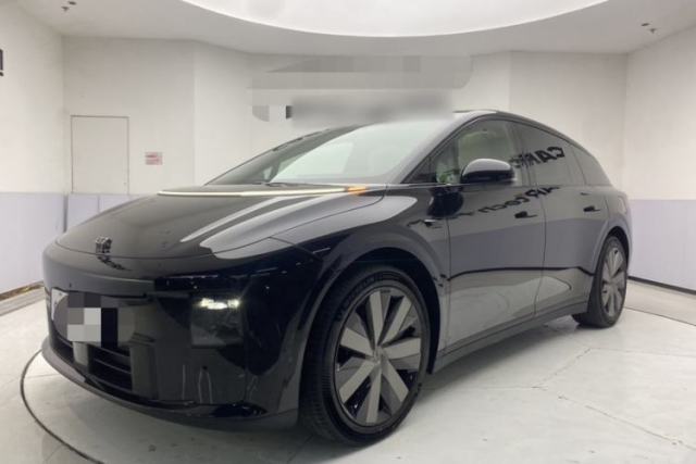 Used Li Auto i6 2025 Model Four-Wheel-Drive Standard Type