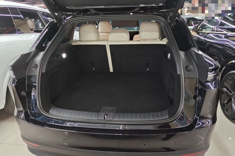 Used Li Auto i6 2025 Model Four-Wheel-Drive Standard Type Trunk