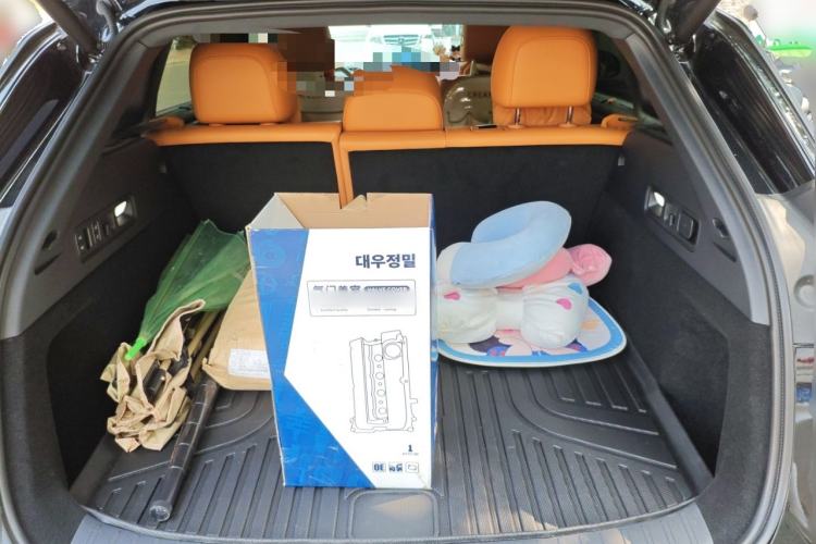 Used Li Auto i6 2025 Model Four-Wheel-Drive Standard Type Trunk