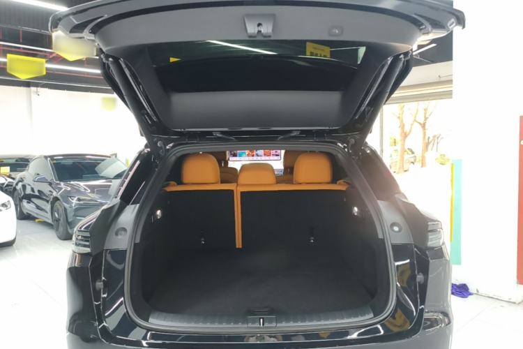 Used Li Auto i6 2025 Model Four-Wheel-Drive Standard Type Trunk