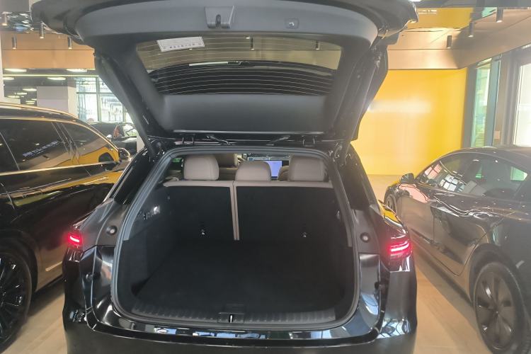 Used Li Auto i6 2025 Model Two-Wheel-Drive Standard Type Trunk