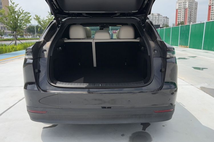Used Li Auto i6 2025 Model Two-Wheel-Drive Standard Type Trunk