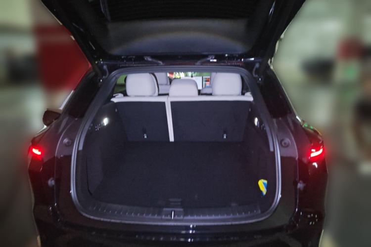 Used Li Auto i6 2025 Model Four-Wheel-Drive Standard Type Trunk