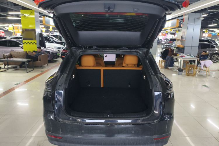 Used Li Auto i6 2025 Model Four-Wheel-Drive Standard Type Trunk