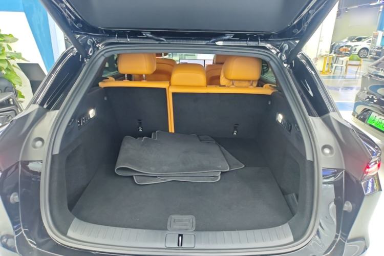 Used Li Auto i6 2025 Model Two-Wheel-Drive Standard Type Trunk