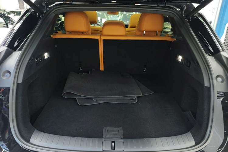 Used Li Auto i6 2025 Model Two-Wheel-Drive Standard Type Trunk