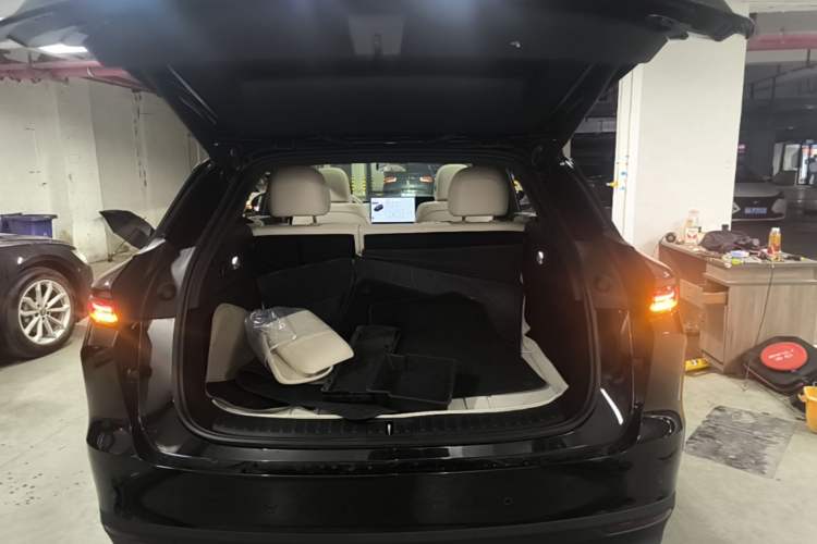 Used Li Auto i6 2025 Model Two-Wheel-Drive Standard Type Trunk
