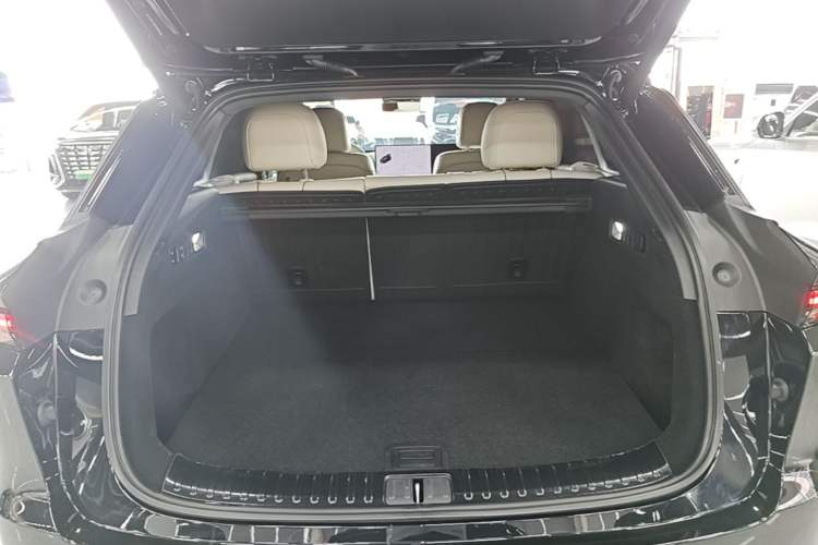 Used Li Auto i6 2025 Model Four-Wheel-Drive Standard Type Trunk