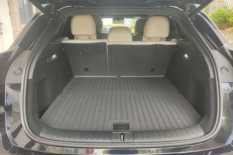 Used Li Auto i6 2025 Model Two-Wheel-Drive Standard Type Trunk
