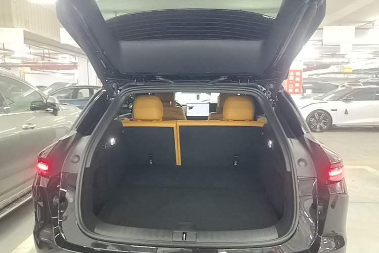 Used Li Auto i6 2025 Model Two-Wheel-Drive Standard Type Trunk