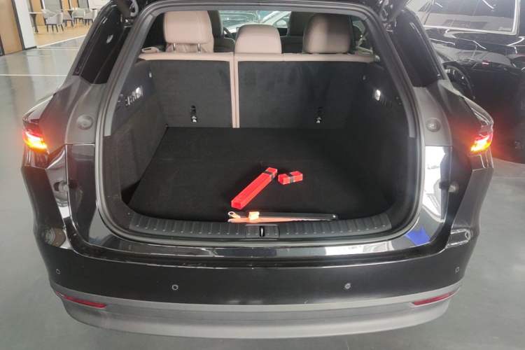 Used Li Auto i6 2025 Model Two-Wheel-Drive Standard Type Trunk