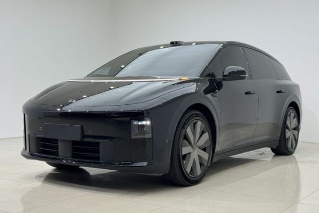 Used Li Auto i6 2025 Model Four-Wheel-Drive Standard Type