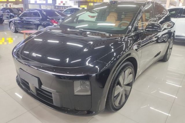 Used Li Auto i6 2025 Model Two-Wheel-Drive Standard Type