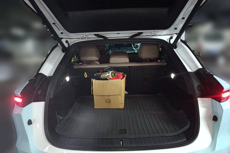 Used Li Auto i6 2025 Model Two-Wheel-Drive Standard Type Trunk