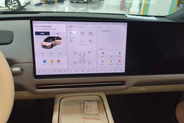 Used Li Auto i6 2025 Model Four-Wheel-Drive Standard Type Audio And AC Panel