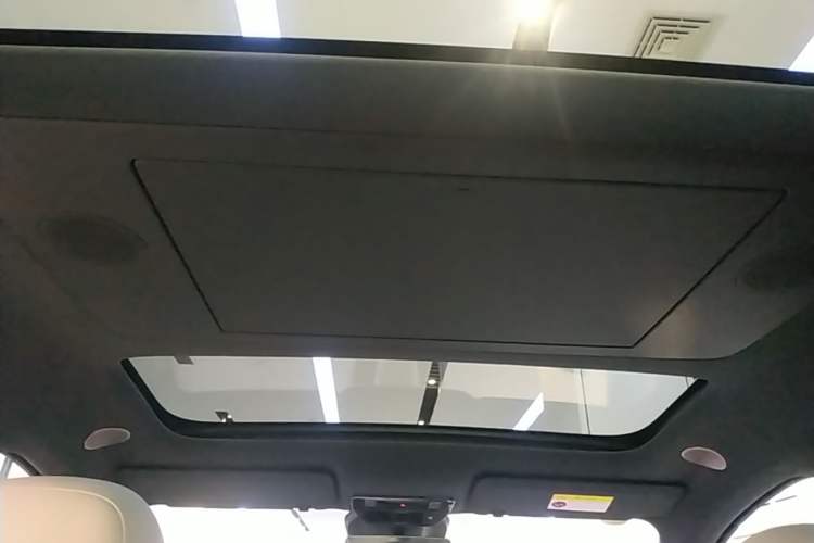 Used Li Auto i6 2025 Model Four-Wheel-Drive Standard Type Headliner
