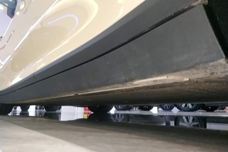 Used Li Auto i6 2025 Model Four-Wheel-Drive Standard Type Left Side Sill