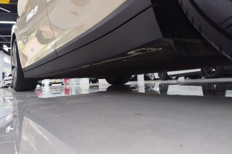 Used Li Auto i6 2025 Model Four-Wheel-Drive Standard Type Left Side Sill