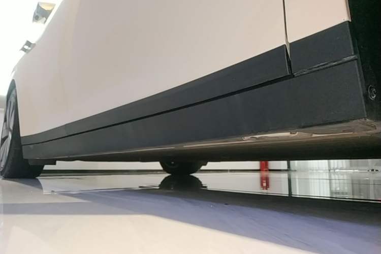 Used Li Auto i6 2025 Model Four-Wheel-Drive Standard Type Right Side Sill