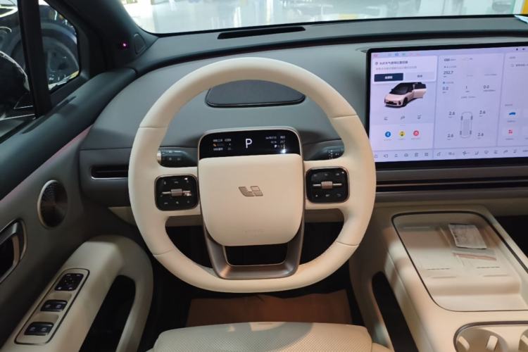 Used Li Auto i6 2025 Model Four-Wheel-Drive Standard Type Steering Wheel