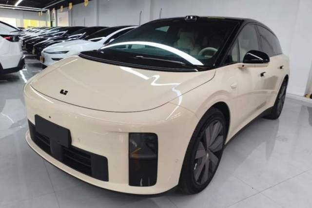 Used Li Auto i6 2025 Model Four-Wheel-Drive Standard Type